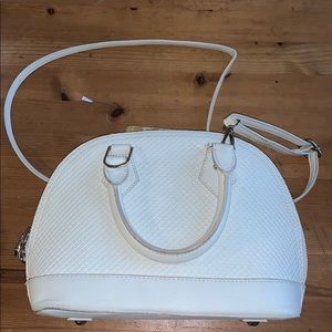 White shoulder bag